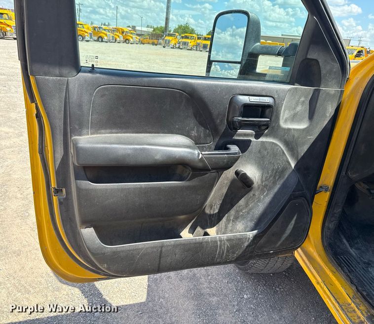 image for item EJ4804 2016 Chevrolet Silverado 3500HD utility bed pickup truck