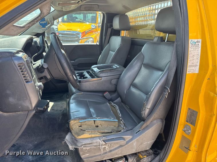 image for item EJ4804 2016 Chevrolet Silverado 3500HD utility bed pickup truck