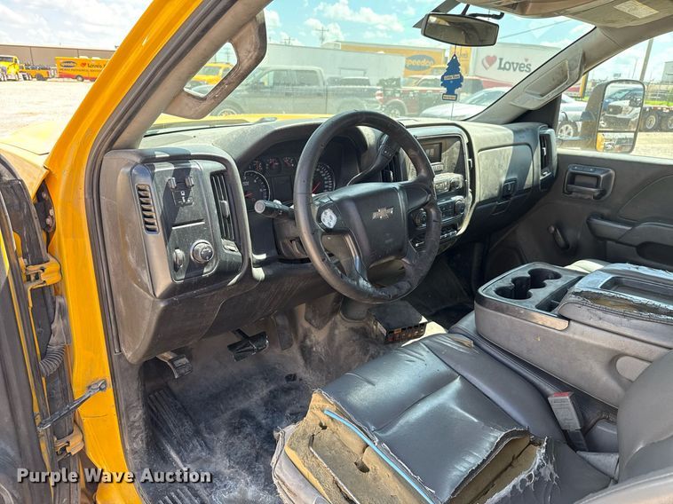 image for item EJ4804 2016 Chevrolet Silverado 3500HD utility bed pickup truck