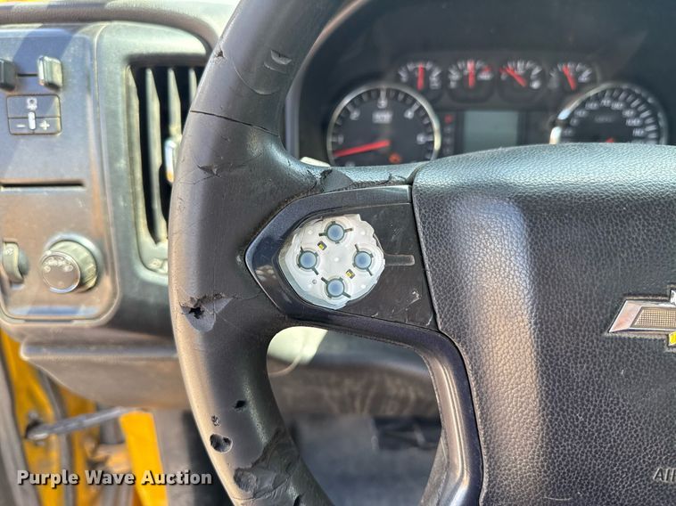 image for item EJ4804 2016 Chevrolet Silverado 3500HD utility bed pickup truck