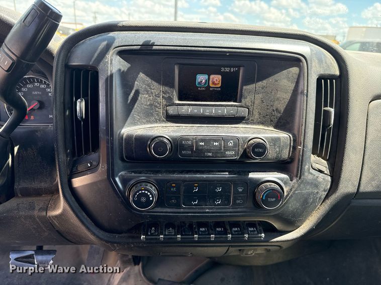 image for item EJ4804 2016 Chevrolet Silverado 3500HD utility bed pickup truck