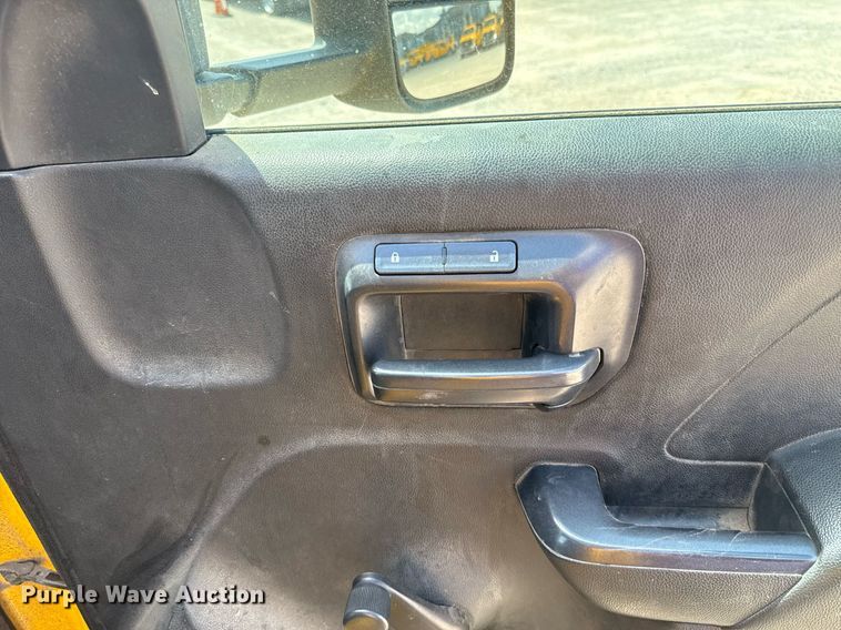 image for item EJ4804 2016 Chevrolet Silverado 3500HD utility bed pickup truck