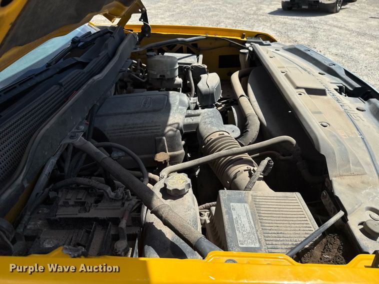 image for item EJ4804 2016 Chevrolet Silverado 3500HD utility bed pickup truck