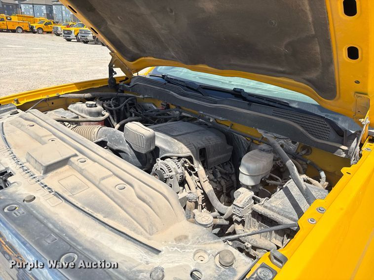 image for item EJ4804 2016 Chevrolet Silverado 3500HD utility bed pickup truck