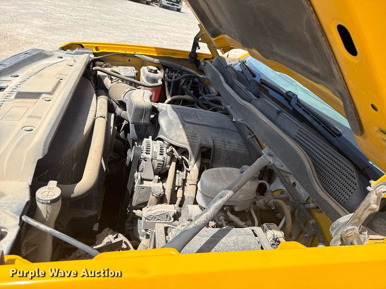 image for item EJ4804 2016 Chevrolet Silverado 3500HD utility bed pickup truck