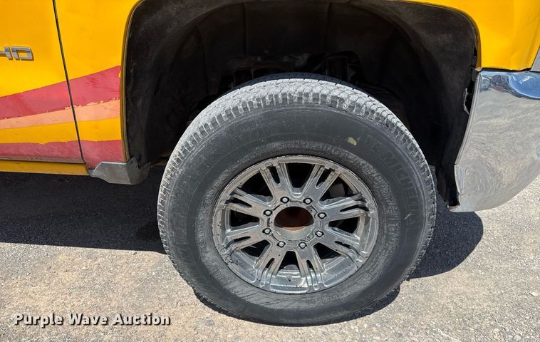 image for item EJ4804 2016 Chevrolet Silverado 3500HD utility bed pickup truck