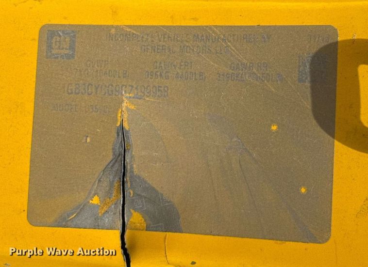 image for item EJ4804 2016 Chevrolet Silverado 3500HD utility bed pickup truck