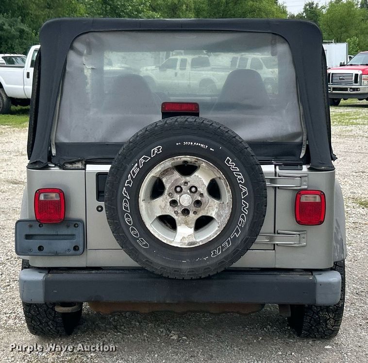 image for item EK8192 2002 Jeep Wrangler Sport SUV