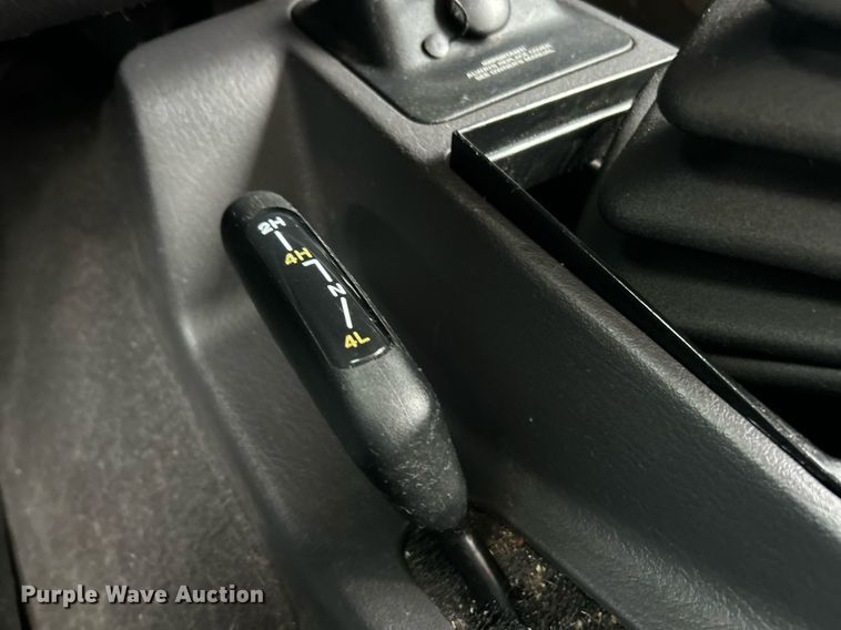 image for item EK8192 2002 Jeep Wrangler Sport SUV