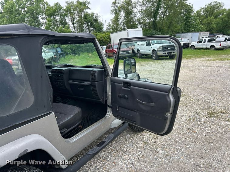 image for item EK8192 2002 Jeep Wrangler Sport SUV