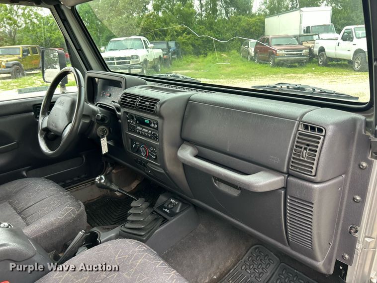 image for item EK8192 2002 Jeep Wrangler Sport SUV