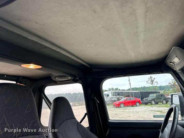 image for item EK8192 2002 Jeep Wrangler Sport SUV