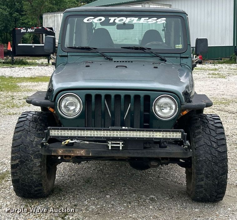 image for item EK8193 2000 Jeep Wrangler Sahara SUV