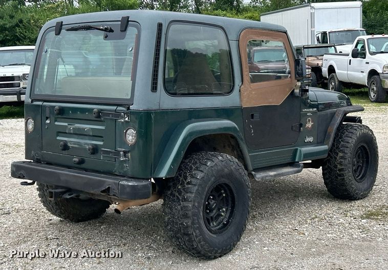 image for item EK8193 2000 Jeep Wrangler Sahara SUV