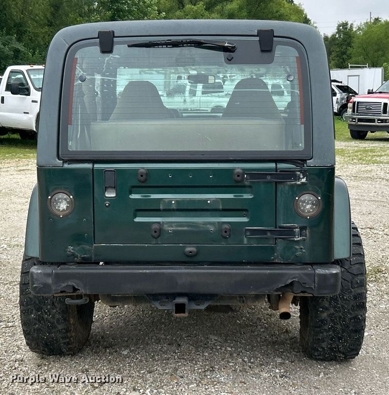 image for item EK8193 2000 Jeep Wrangler Sahara SUV