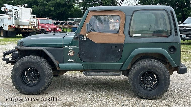 image for item EK8193 2000 Jeep Wrangler Sahara SUV