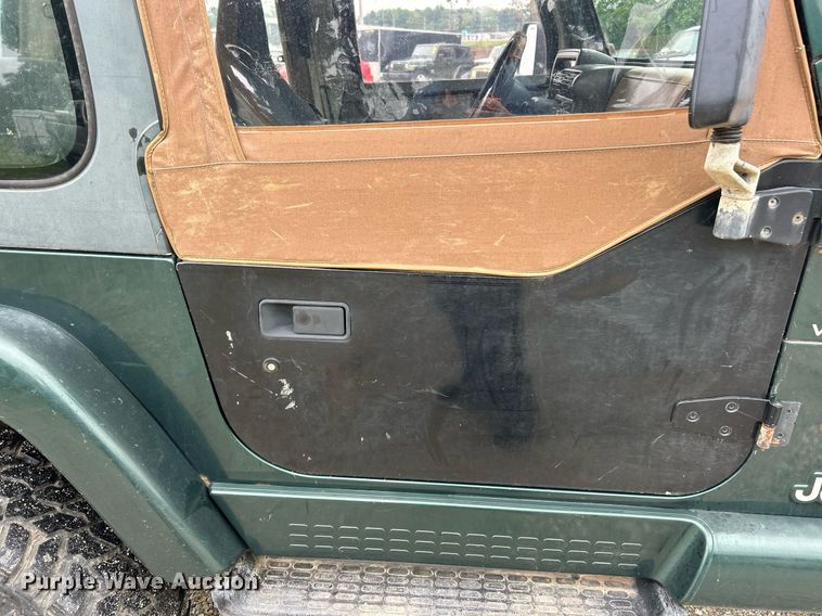 image for item EK8193 2000 Jeep Wrangler Sahara SUV