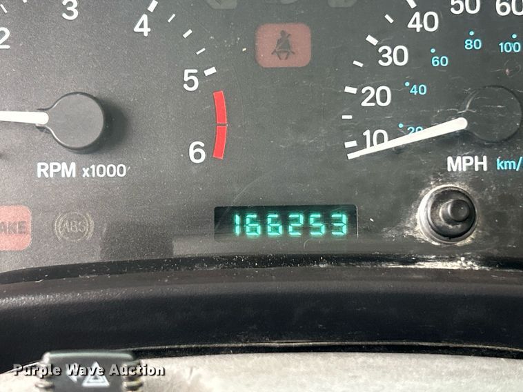 image for item EK8193 2000 Jeep Wrangler Sahara SUV