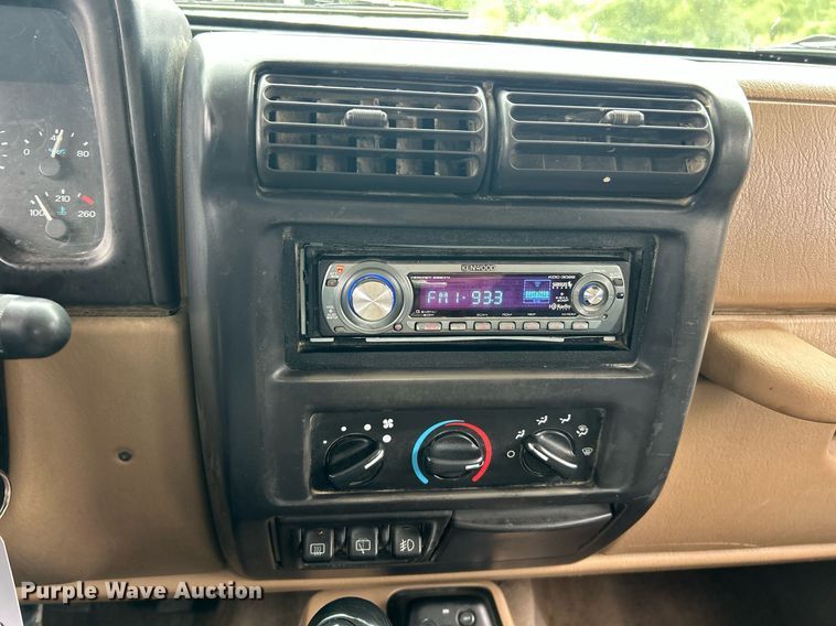 image for item EK8193 2000 Jeep Wrangler Sahara SUV