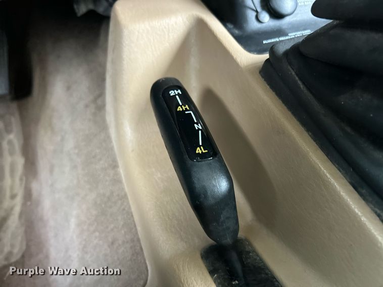 image for item EK8193 2000 Jeep Wrangler Sahara SUV