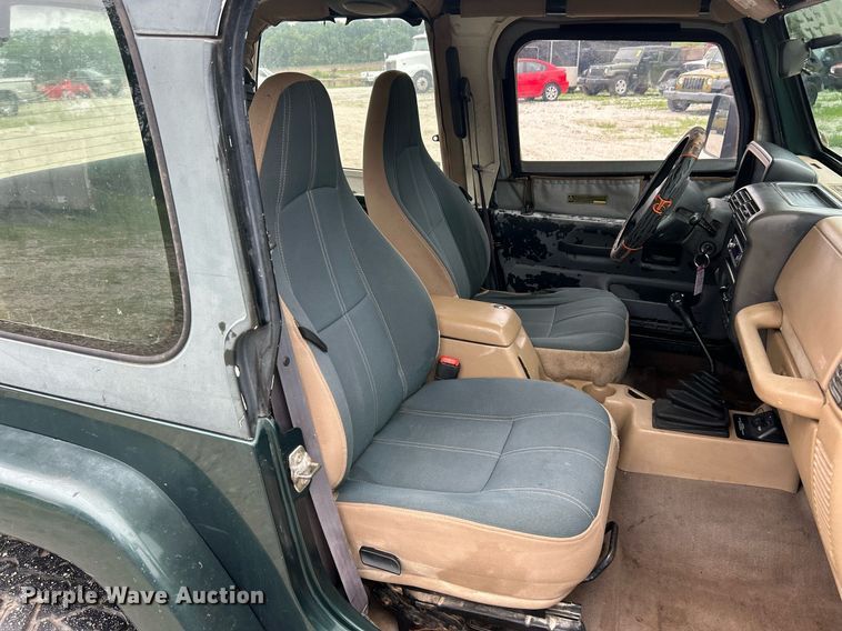 image for item EK8193 2000 Jeep Wrangler Sahara SUV