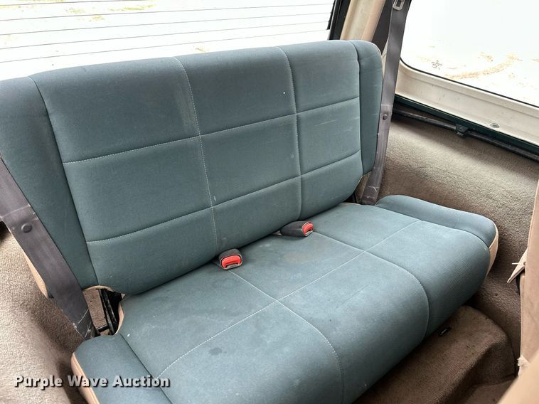 image for item EK8193 2000 Jeep Wrangler Sahara SUV