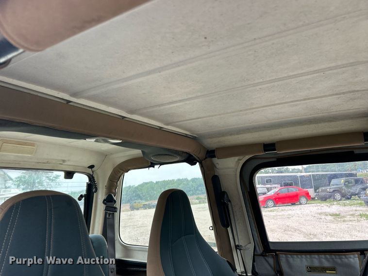 image for item EK8193 2000 Jeep Wrangler Sahara SUV