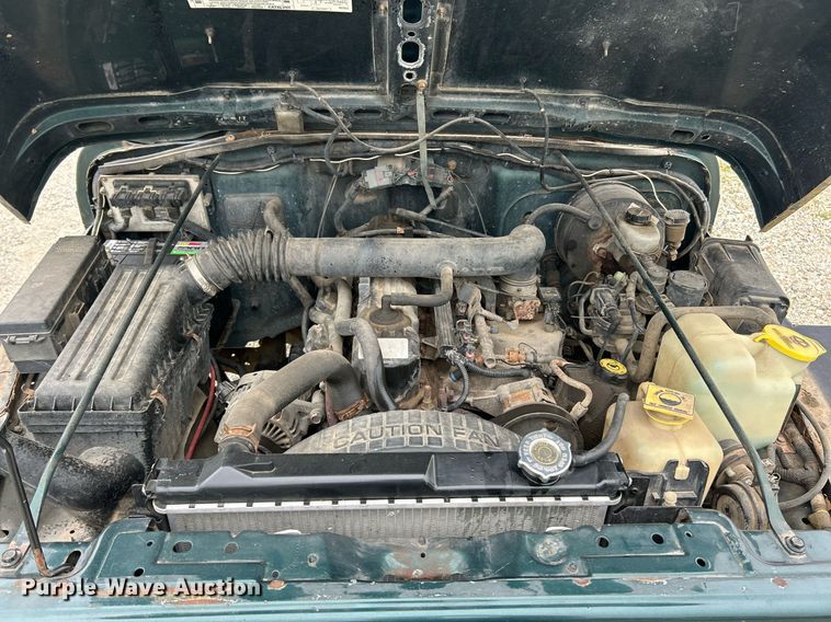 image for item EK8193 2000 Jeep Wrangler Sahara SUV