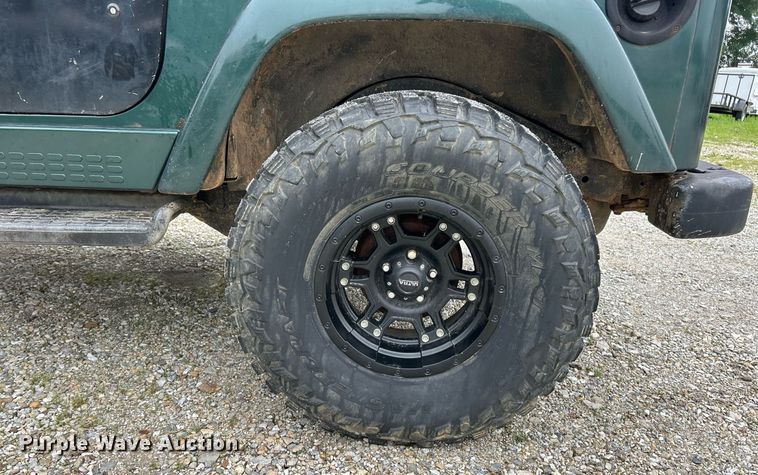 image for item EK8193 2000 Jeep Wrangler Sahara SUV