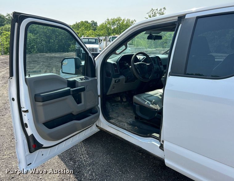 image for item EK8207 2015 Ford F150 XL SuperCab pickup truck