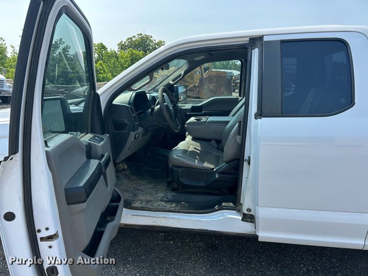 image for item EK8207 2015 Ford F150 XL SuperCab pickup truck