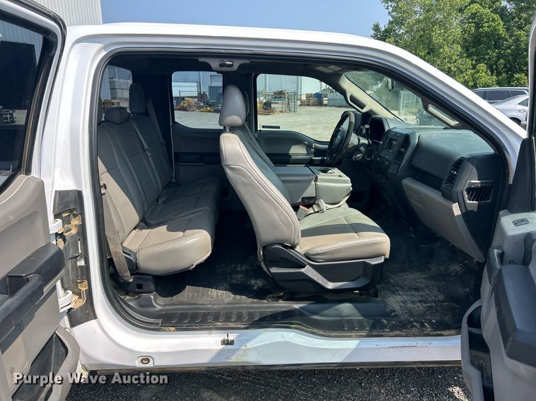 image for item EK8207 2015 Ford F150 XL SuperCab pickup truck