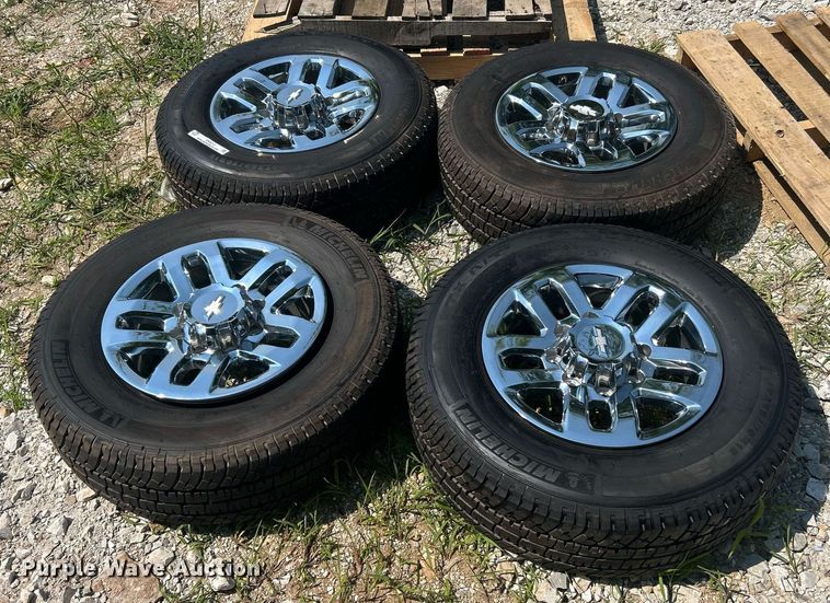 image for item EK8213 (4) 265/70/18 Michelin LTxA/TA tires and wheels