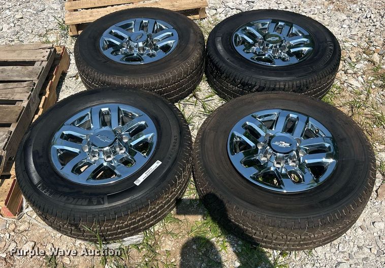 image for item EK8213 (4) 265/70/18 Michelin LTxA/TA tires and wheels