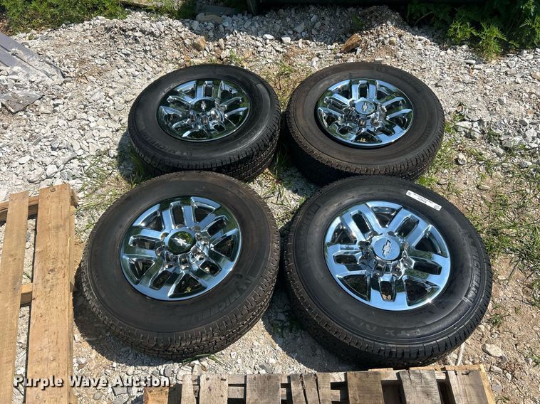 image for item EK8213 (4) 265/70/18 Michelin LTxA/TA tires and wheels