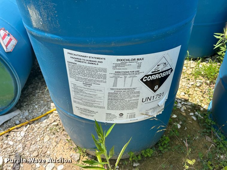 image for item EK8219 (31) plastic barrels