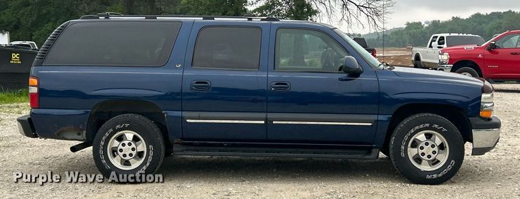 image for item EK8234 2002 Chevrolet Suburban  1500LT  SUV