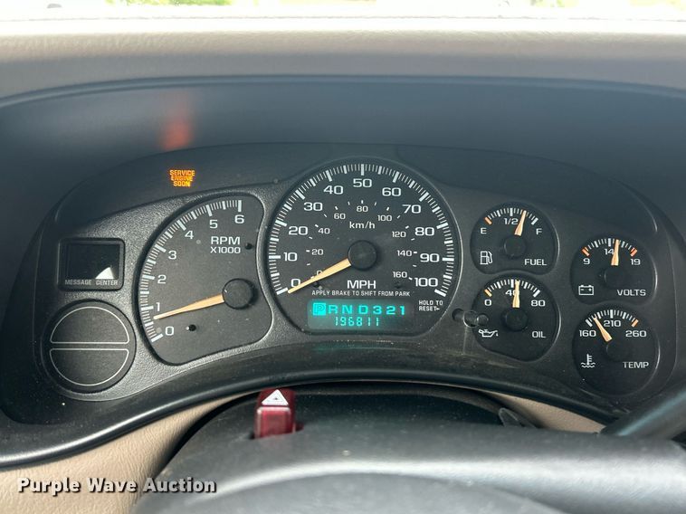 image for item EK8234 2002 Chevrolet Suburban  1500LT  SUV