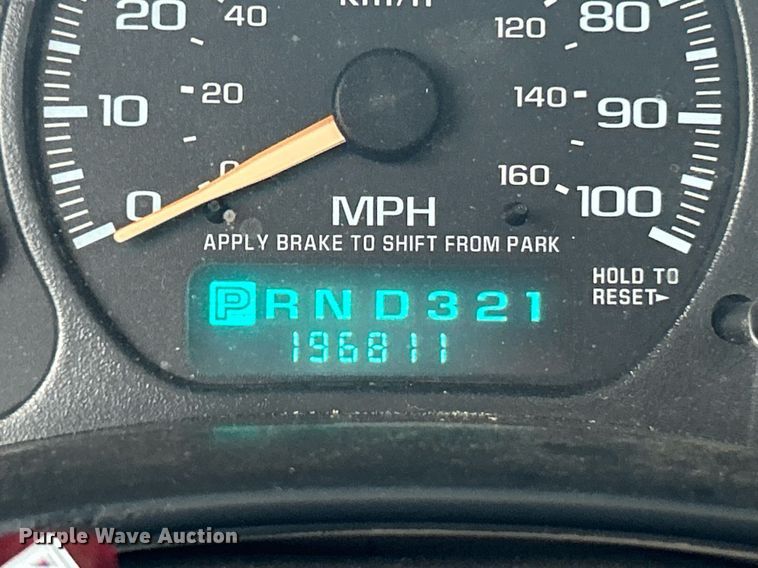 image for item EK8234 2002 Chevrolet Suburban  1500LT  SUV