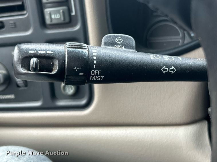 image for item EK8234 2002 Chevrolet Suburban  1500LT  SUV