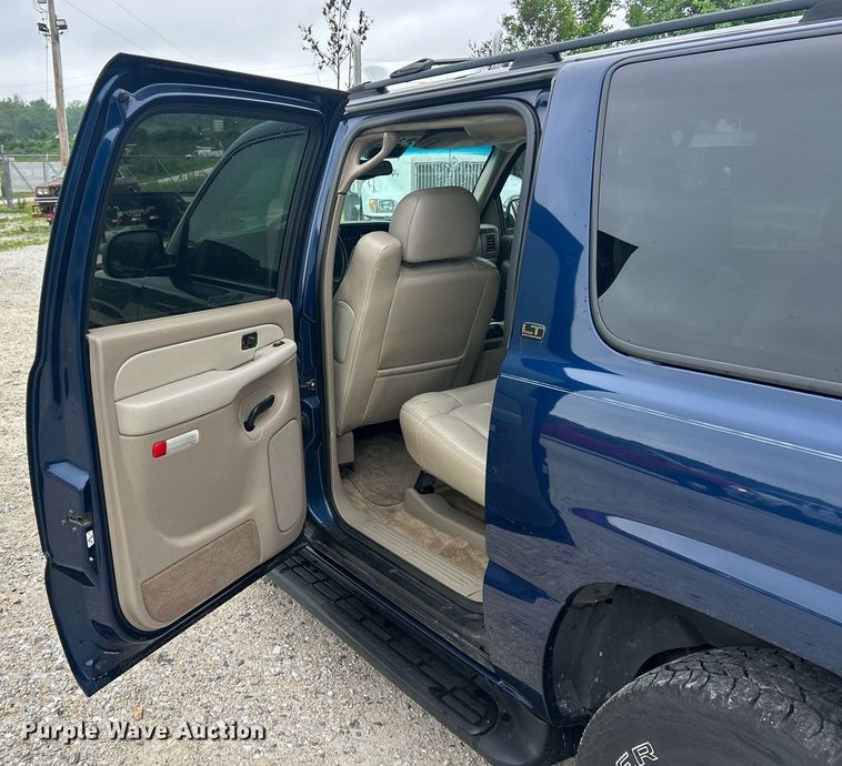 image for item EK8234 2002 Chevrolet Suburban  1500LT  SUV