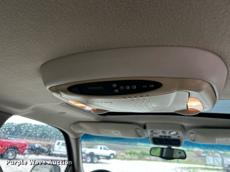 image for item EK8234 2002 Chevrolet Suburban  1500LT  SUV