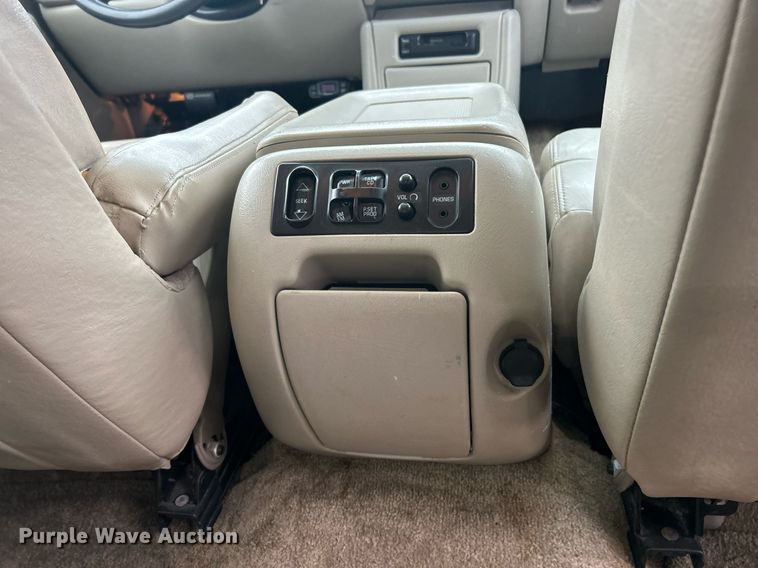 image for item EK8234 2002 Chevrolet Suburban  1500LT  SUV