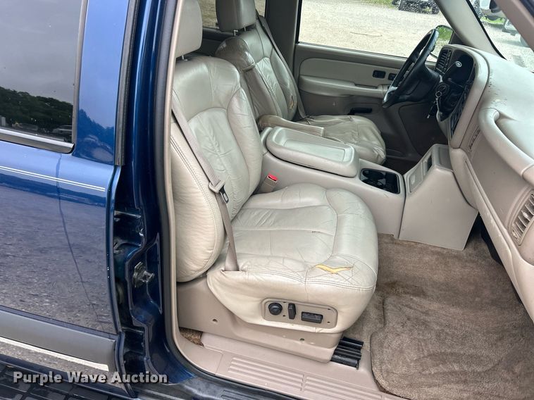 image for item EK8234 2002 Chevrolet Suburban  1500LT  SUV