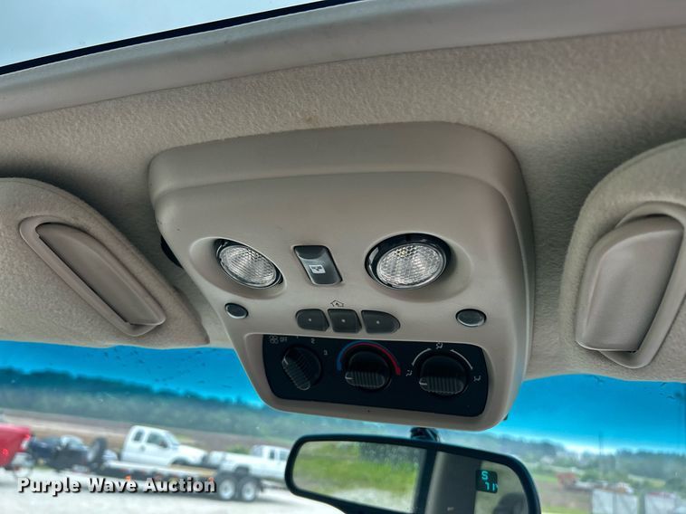 image for item EK8234 2002 Chevrolet Suburban  1500LT  SUV