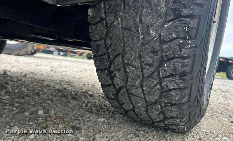 image for item EK8234 2002 Chevrolet Suburban  1500LT  SUV