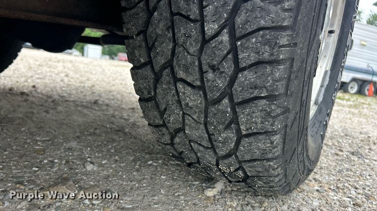 image for item EK8234 2002 Chevrolet Suburban  1500LT  SUV