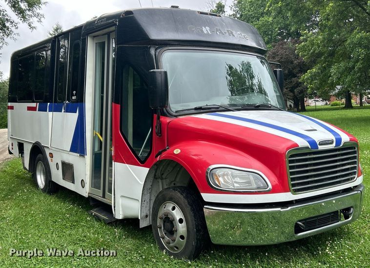 image for item EK8244 2015 Freightliner M2 shuttle bus