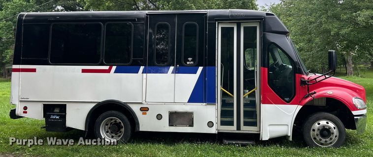 image for item EK8244 2015 Freightliner M2 shuttle bus