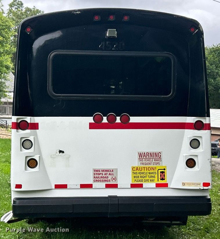 image for item EK8244 2015 Freightliner M2 shuttle bus